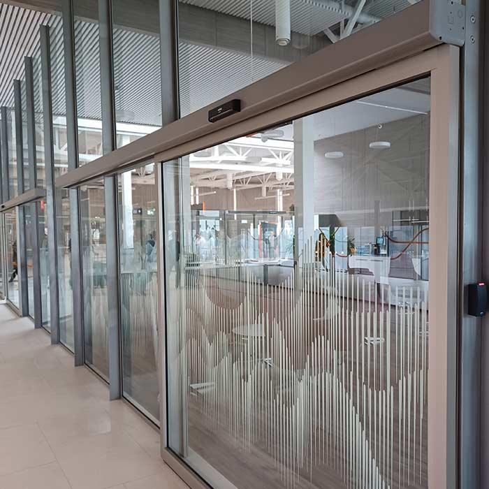 Fotosel Qapılar: Müasir Binaların Əvəzolunmaz Elementi